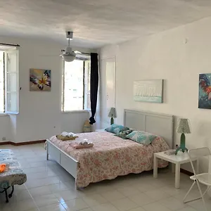 Kate Apartment